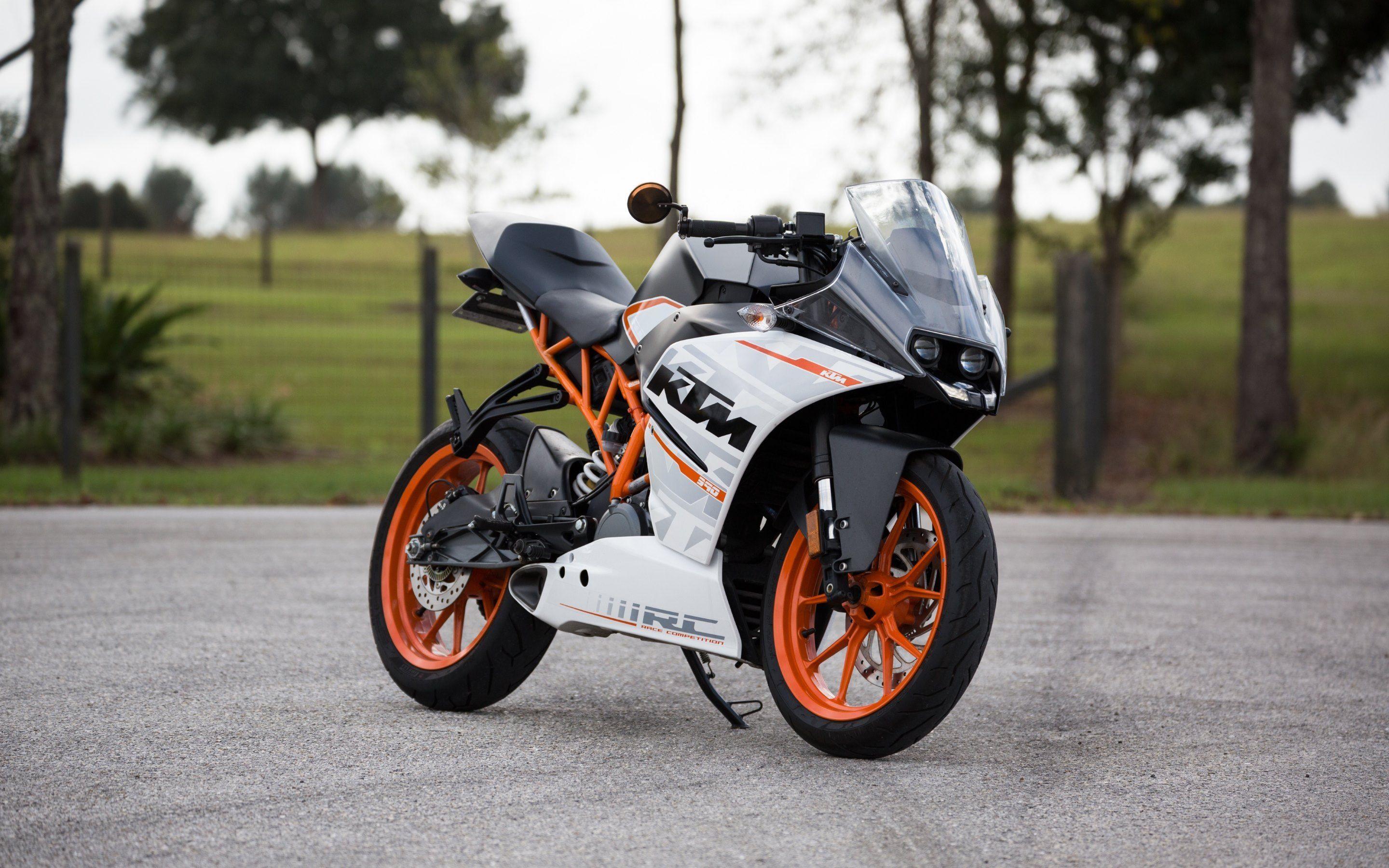 KTM RC 390 side view